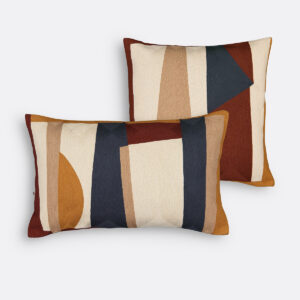 Housse de coussin Scolto brodée en coton, motif abstrait aux couleurs chaudes