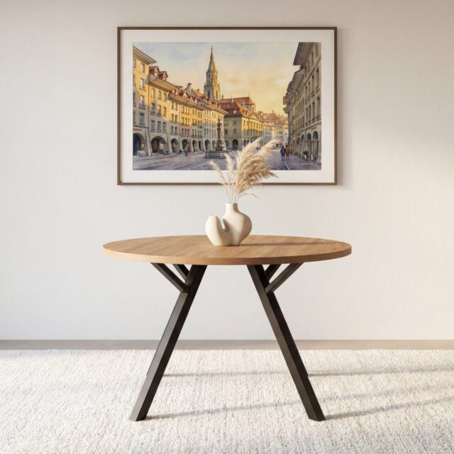 Table à manger Iloa en teinte chêne clair, présentée avec ses dimensions carrées