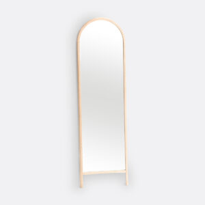 Miroir sur pied Nabou en chêne clair, forme arrondie et format vertical