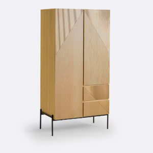 Armoire Lodge La Redoute Intérieurs avec façades striées et piètement noir