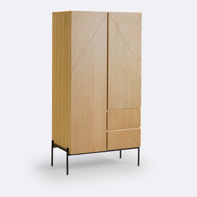 Armoire Lodge La Redoute Intérieurs avec façades striées et piètement noir