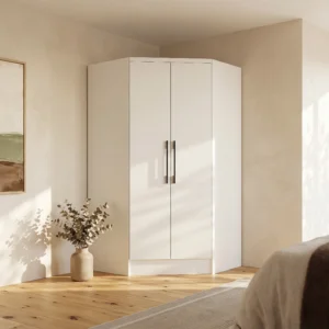 Armoire d'angle AURALI blanche à deux portes battantes avec penderie et étagères