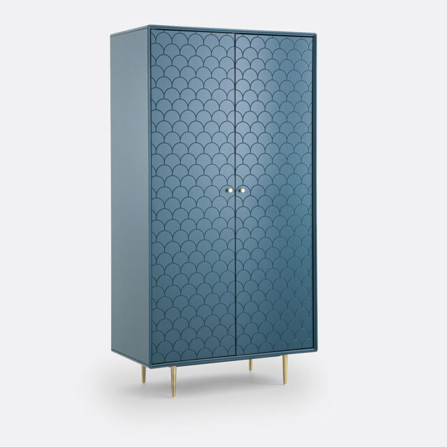 armoire Luxore La Redoute Intérieurs bleu de Prusse à portes gravées