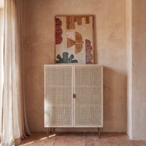Armoire Maisons du Monde SOLSTICE à deux portes cannées et pieds métal laiton