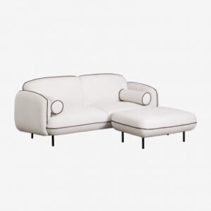 Canapé Biel Sklum en tissu clair avec pouf assorti et coussins cylindriques
