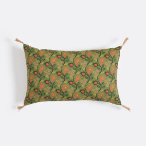 Housse de coussin Aldea verte à motifs imprimés et pompons aux coins