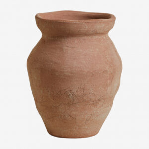 Vase Elishia Sklum en terre cuite, forme inspirée d’un botijo, haut de 30 cm.
