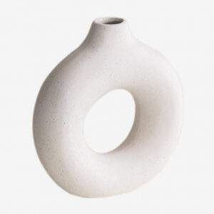Vase céramique Dalita à la silhouette irrégulière et teinte naturelle