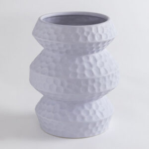 Vase céramique Ayariz Sklum blanc au relief texturé et à la silhouette géométrique