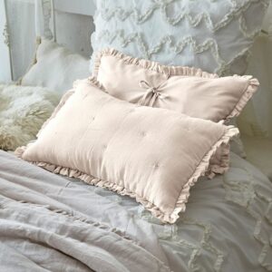 Lot de deux housses de coussin LOBERON Iriga avec volants et nouettes