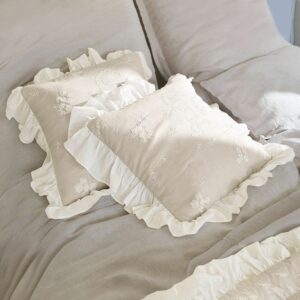 Housses de coussin Clarissa en coton avec broderies florales et volants