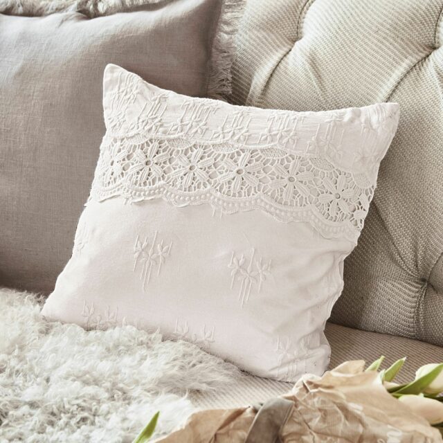 Housse de coussin Fianna à dentelle pour canapé, fauteuil ou chambre d’invités