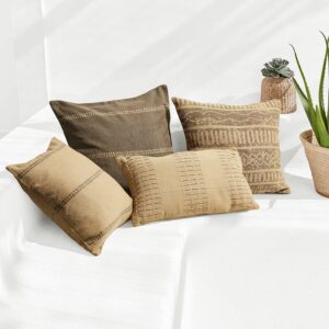 Lot de 4 housses de coussins Patti LOBERON en coton naturel aux motifs variés