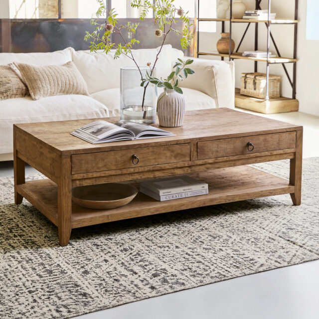Table basse Rasmus en bois de manguier avec tiroir et compartiment ouvert