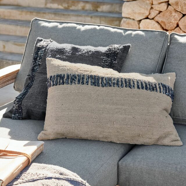 Housses de coussins LOBERON Foix en coton avec broderies et rayures texturées