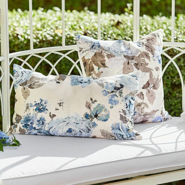 Lot de deux housses de coussin LOBERON Cloranne à motif floral bleu et vert