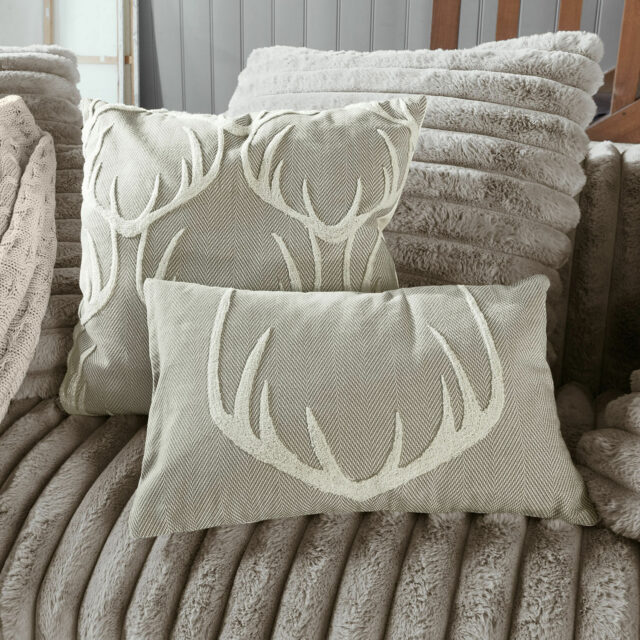 Lot de deux housses de coussins Soreva LOBERON à chevrons et bois de cerf