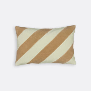 Housse de coussin Jasper en velours avec bandes diagonales cousues