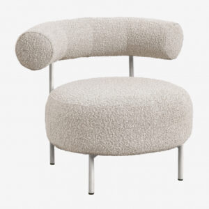 Fauteuil Arieta Sklum en bouclé blanc et blanc cassé, dossier incurvé